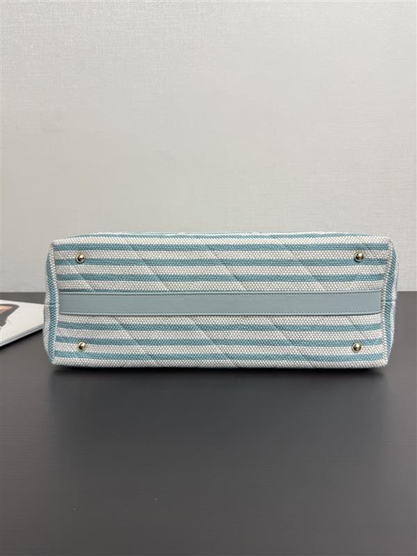 2026127214759864 950